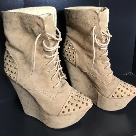 Suede studded wedge lace up boot - Picture 3 of 3